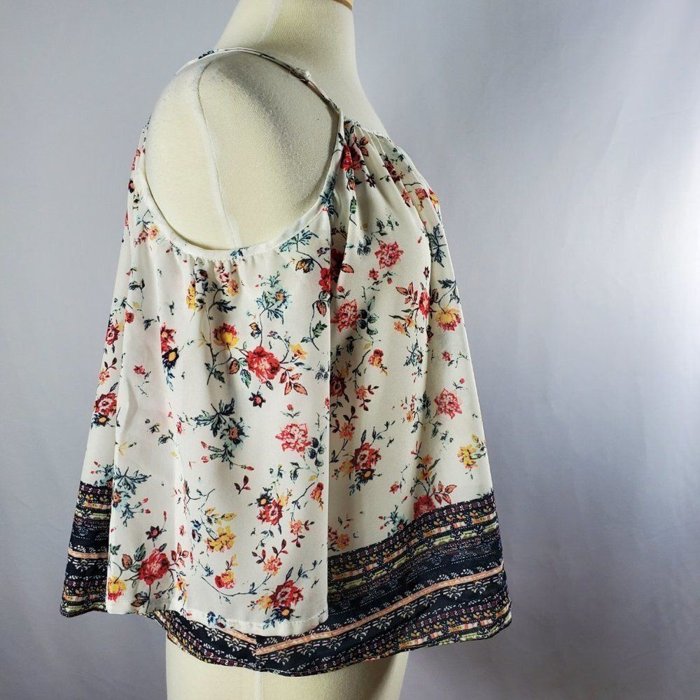 Zyra Halter-Style, Cold Shouldered Floral Top With Sleeves - Picture 4 of 13
